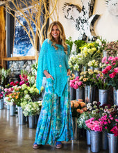 Load image into Gallery viewer, Bright Turquoise