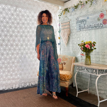 Load image into Gallery viewer, Teal Daisy