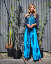 Load image into Gallery viewer, Waterfall