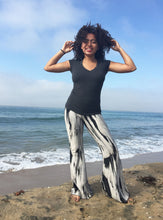 Load image into Gallery viewer, Modern Abstract